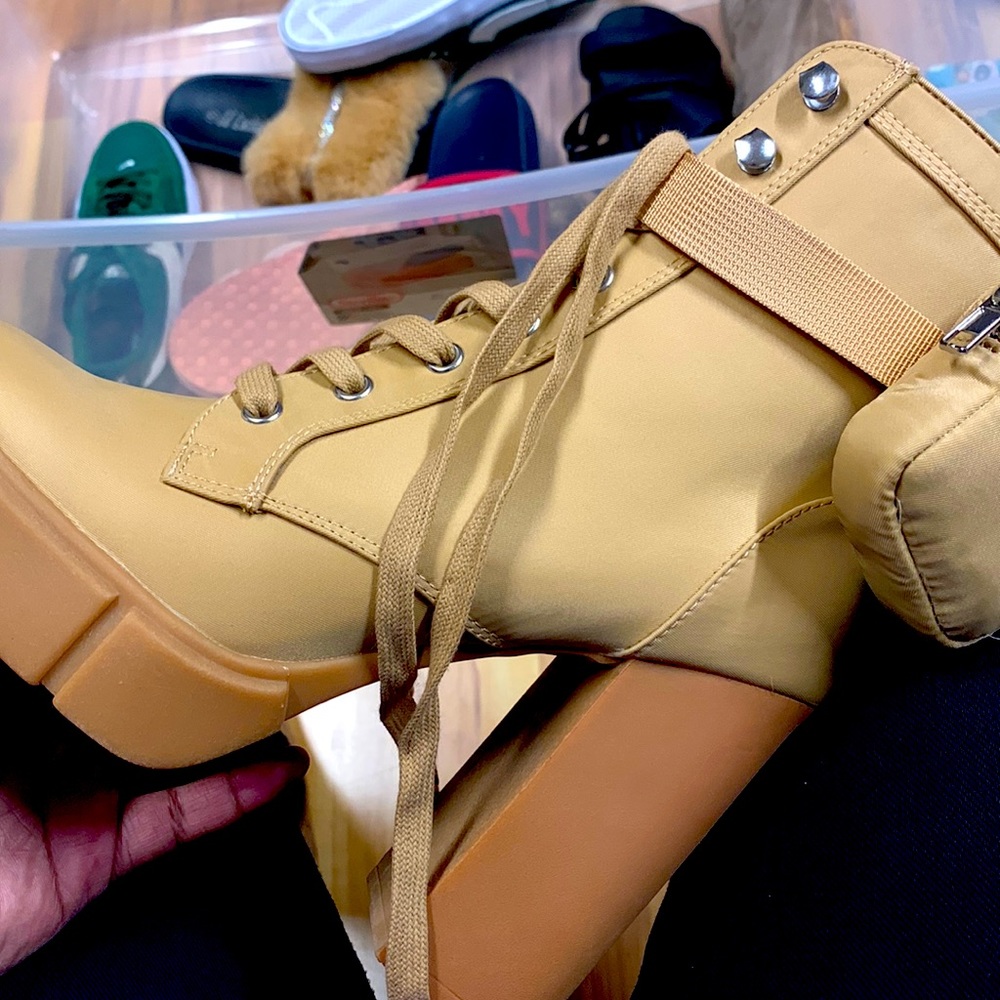 Steve Madden Ankle Boots with Side Pocket 👢